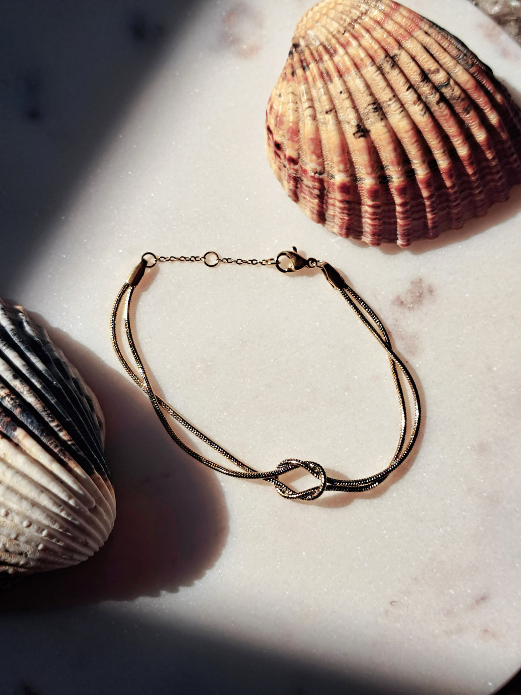 Stainless steel gouden armbandje, geknoopt design