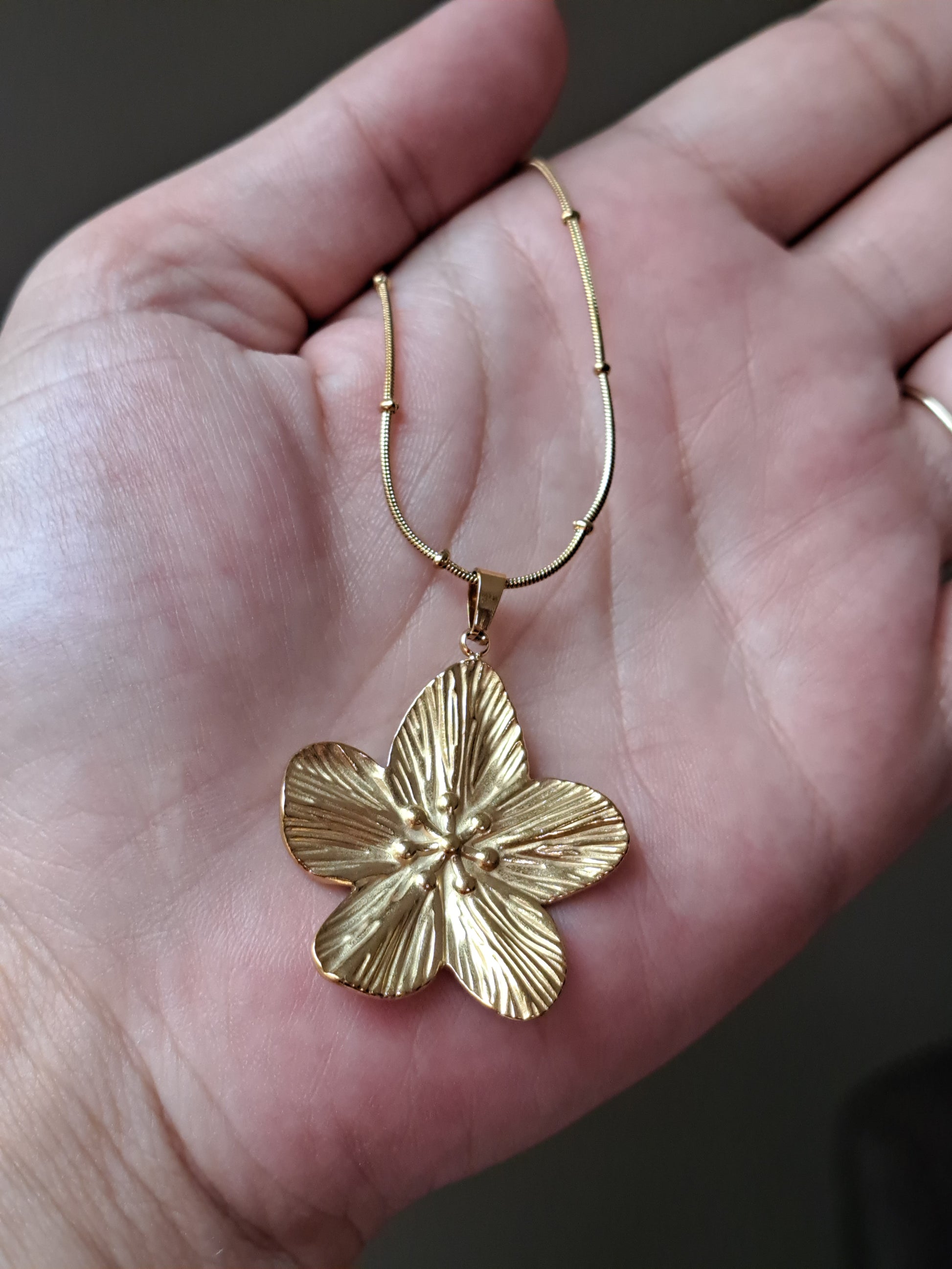 Sissy flower ketting - stainless steel - goud