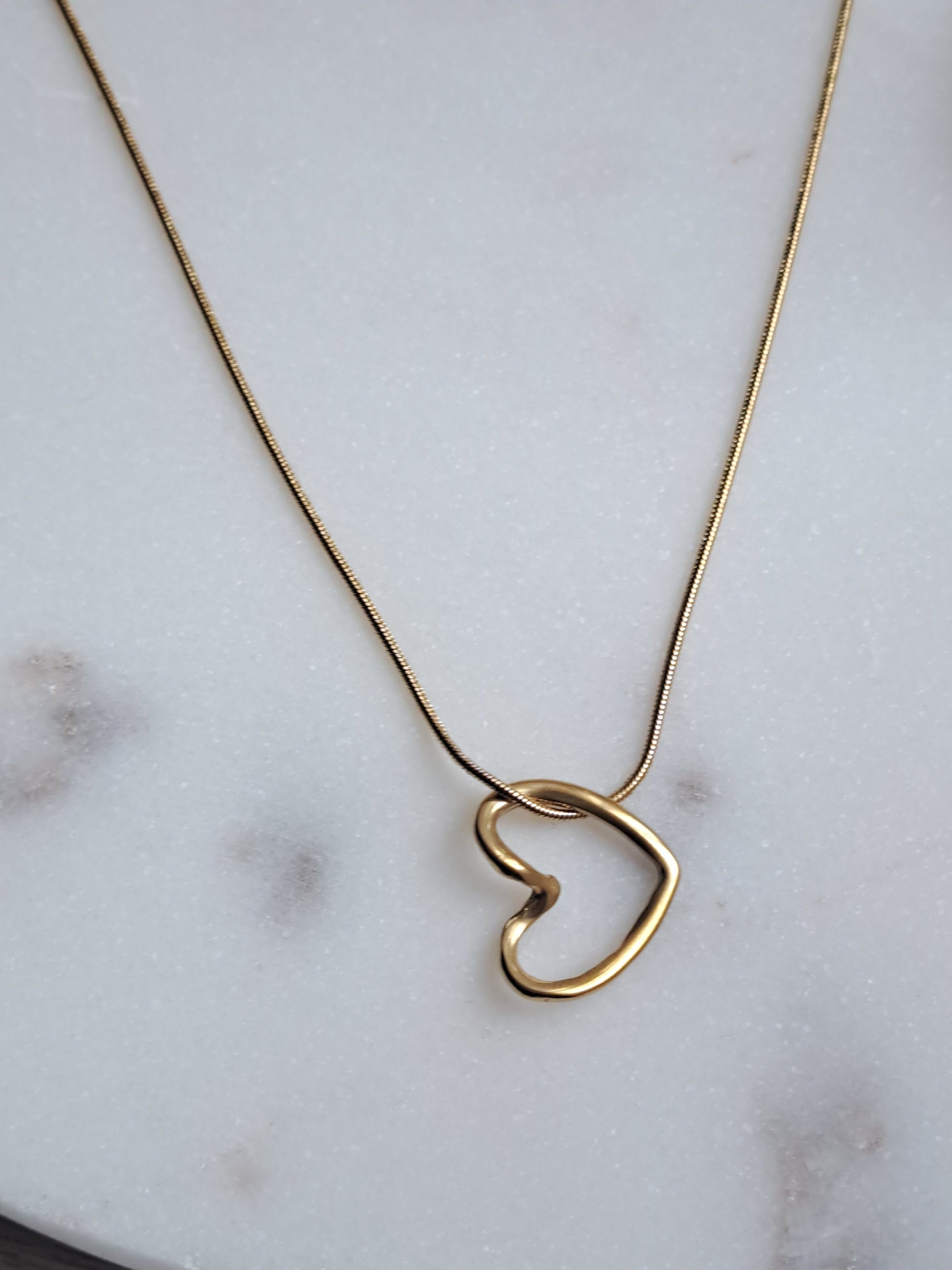 Sissy hartjes ketting - stainless steel - goud of zilver