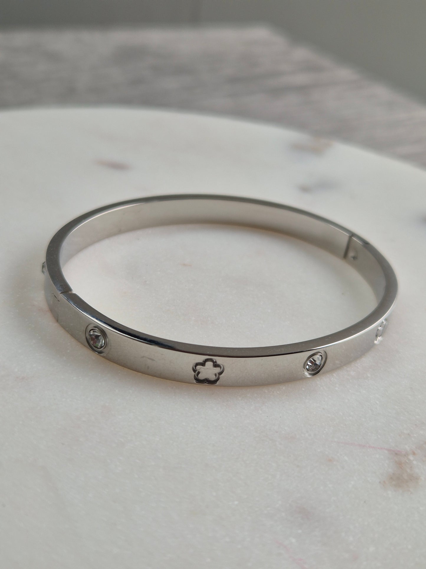 Klaver bangle - zilverkleurig