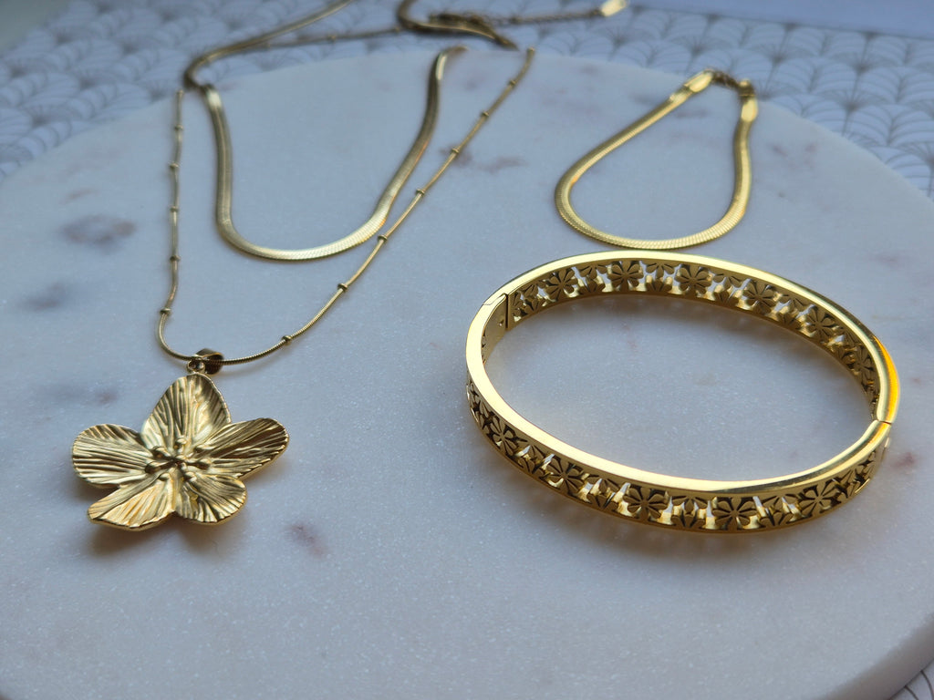 Sieraden bloom set - goudkleurig en stainless steel